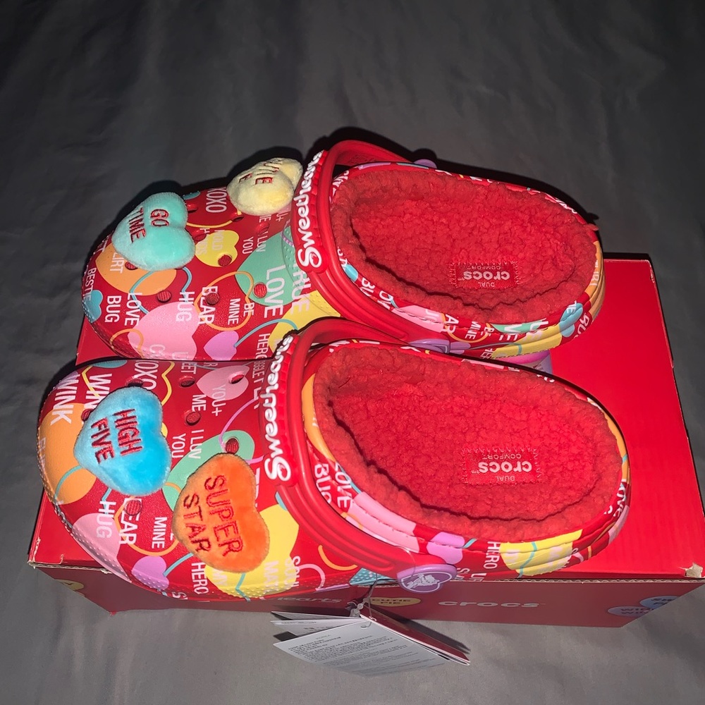 SWEETHEART CROCS